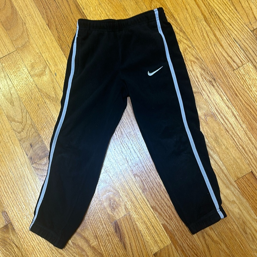 Nike therma-fit fleece pants
